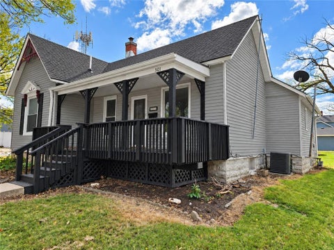 Photo of 301 W Peoria Street, Paola, KS 66071 (MLS # 2647620)