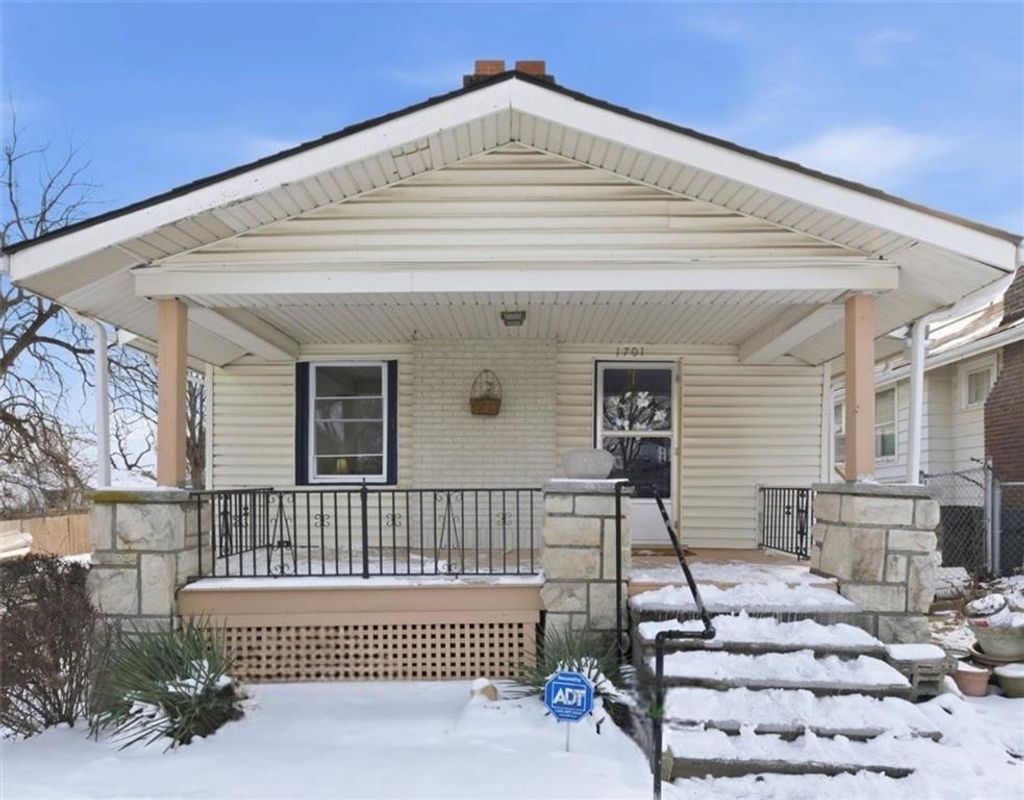 Photo of 1701 Cleveland Avenue, Kansas City, KS 66104 (MLS # 2598597)