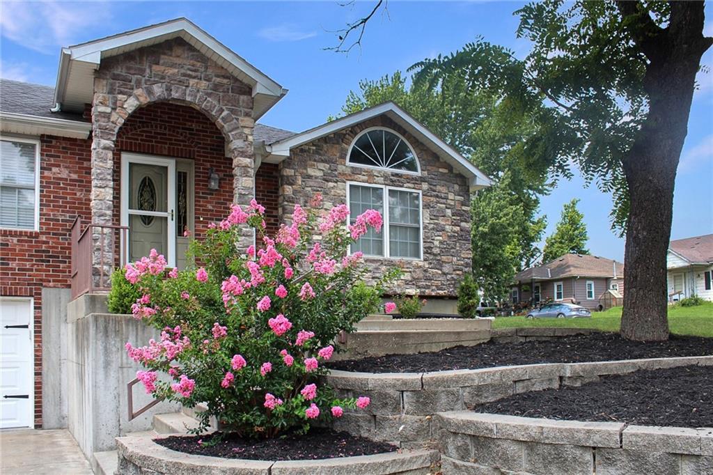 Photo of 2900 Oak Street, Higginsville, MO 64037 (MLS # 2635212)