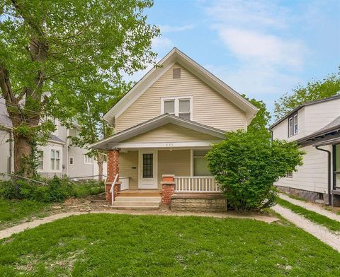 Photo of 635 S Fuller Avenue, Independence, MO 64052 (MLS # 2617804)