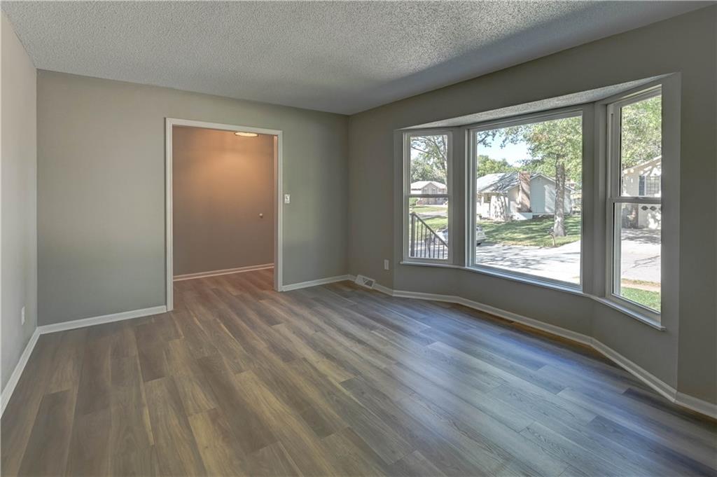 404 NE Lee Drive
