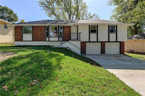 404 NE Lee Drive Blue Springs MO 64014
