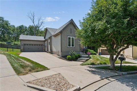 Tiny photo for 337 Cates Court, Liberty, MO 64068 (MLS # 2633530)