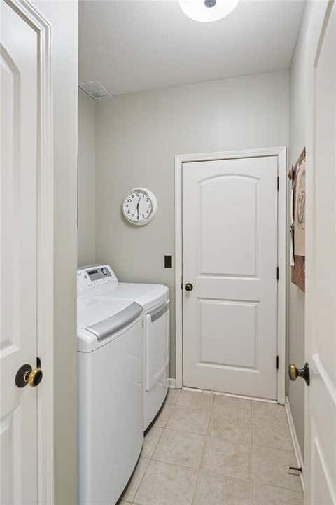 Tiny photo for 337 Cates Court, Liberty, MO 64068 (MLS # 2633530)