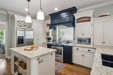 Tiny photo for 337 Cates Court, Liberty, MO 64068 (MLS # 2633530)