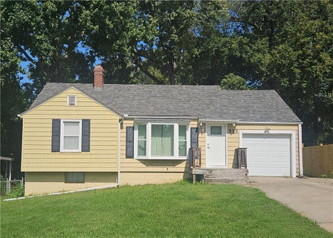 Photo of 512 NE 43 Terrace, Kansas City, MO 64116 (MLS # 2644616)