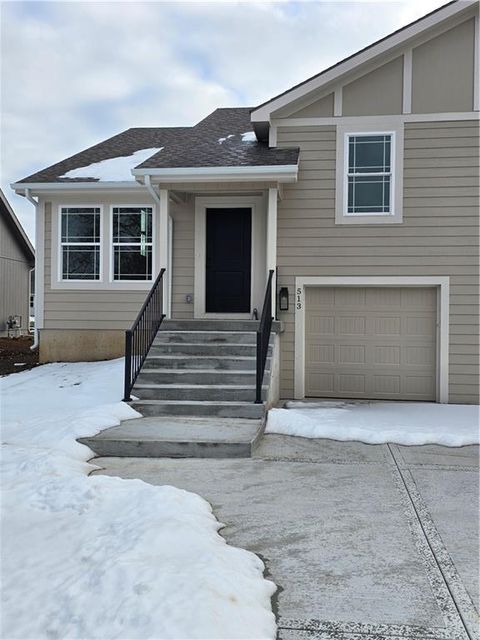 513 W Smith Street Spring Hill KS 66083