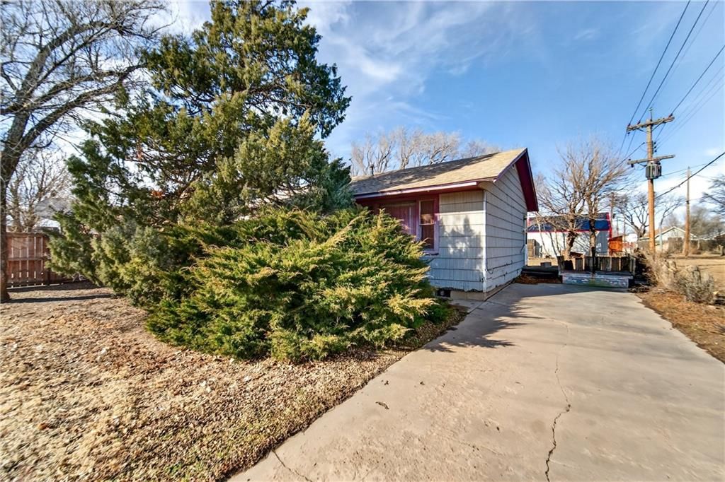 Photo of 308 W 7th Street, Hugoton, KS 67951 (MLS # 2599137)