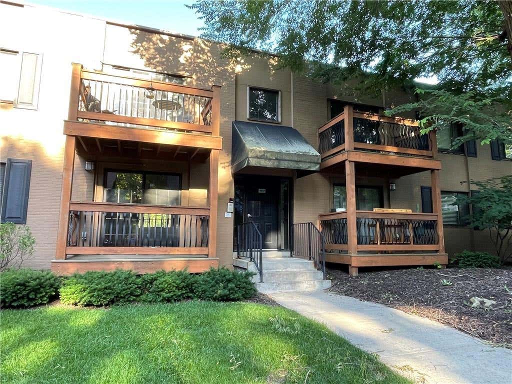 Photo of 4537 Holly Street #Apt 2, Kansas City, MO 64111 (MLS # 2624022)