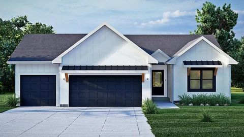 2615 SW Tracker Lane Lee's Summit MO 64082