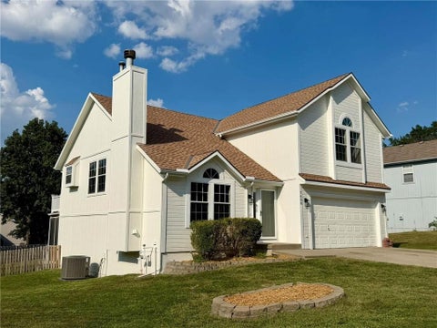 Photo of 7608 NE 56th Street, Kansas City, MO 64119 (MLS # 2641371)