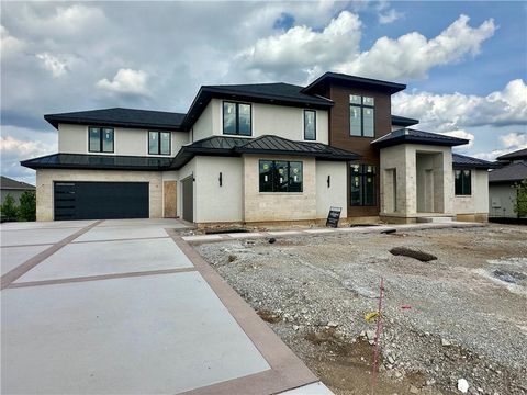 Photo of 17325 Larsen Street W, Overland Park, KS 66221 (MLS # 2576004)