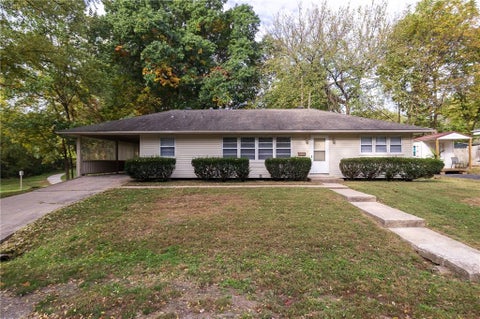 Photo of 5444 N Cypress Avenue, Kansas City, MO 64119 (MLS # 2646931)