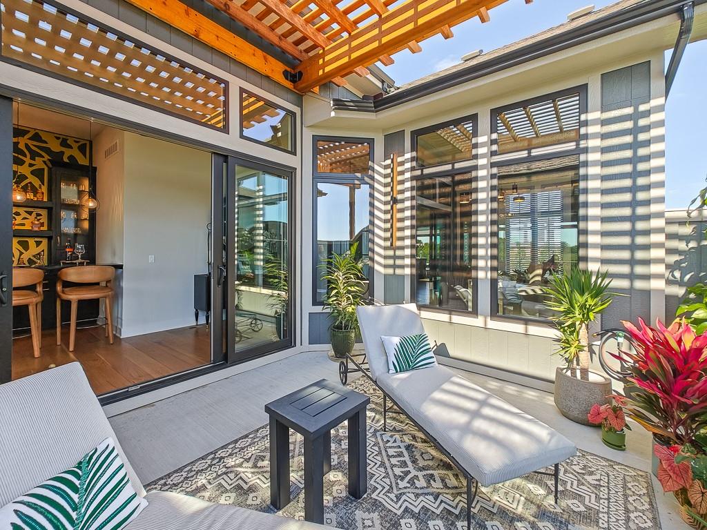 5807 N Lucerne Avenue