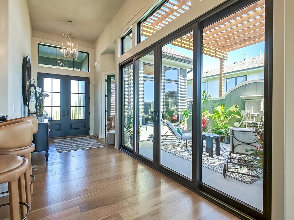 5807 N Lucerne Avenue