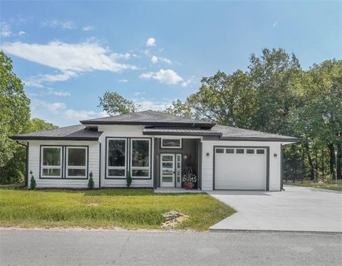 2017 Lake Viking (b) Terrace, Gallatin, MO 64640 - #: 2543995