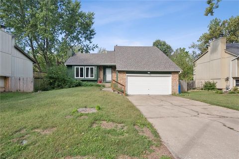 9202 Greenway Lane, Lenexa, KS 66215 - #: 2575963