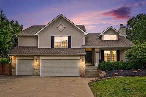 Photo of 4304 Kensington Drive, St Joseph, MO 64506 (MLS # 2617752)