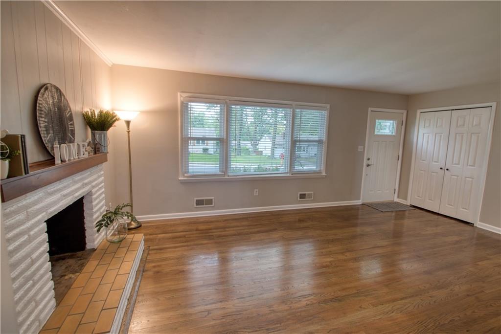 9104 W 69th Street