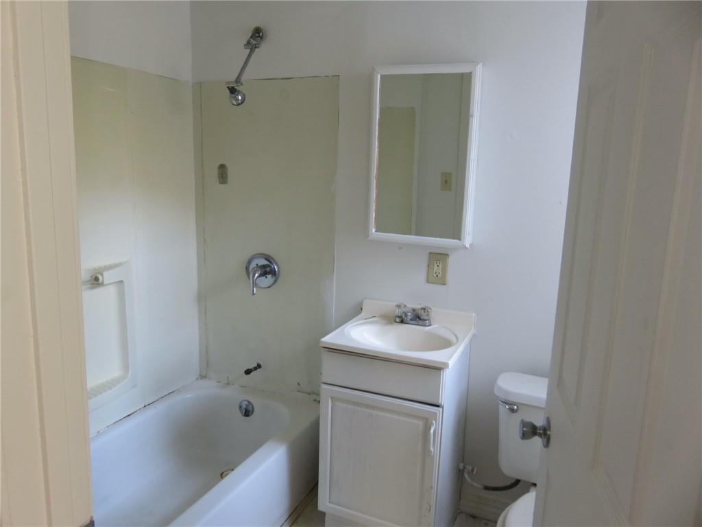 Independence, Missouri 64050, United States, 2 Bedrooms Bedrooms, ,1 BathroomBathrooms,Residential,Active,30895