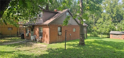 Photo of 608 E Hereford Avenue, Independence, MO 64055 (MLS # 2638680)