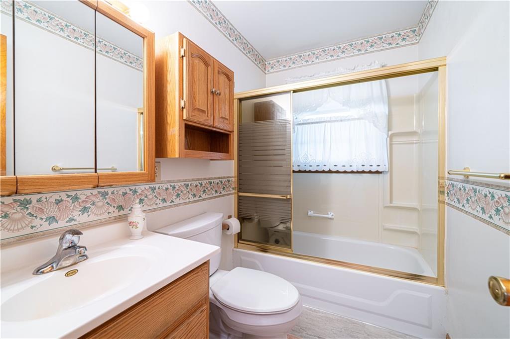 St Joseph, Missouri 64506, United States, 3 Bedrooms Bedrooms, ,2 BathroomsBathrooms,Residential,Pending,136951