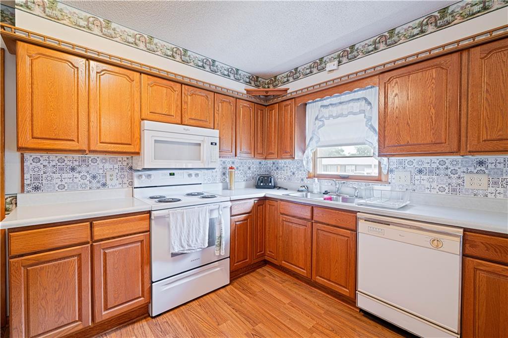 St Joseph, Missouri 64506, United States, 3 Bedrooms Bedrooms, ,2 BathroomsBathrooms,Residential,Pending,136951