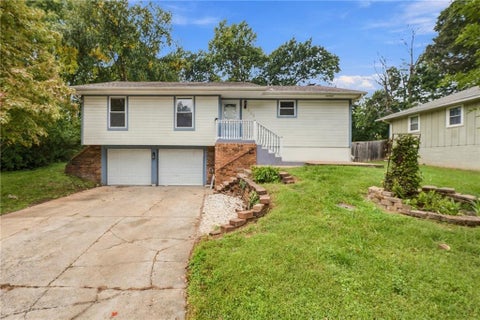 Photo of 200 S Downey Avenue, Independence, MO 64056 (MLS # 2645182)
