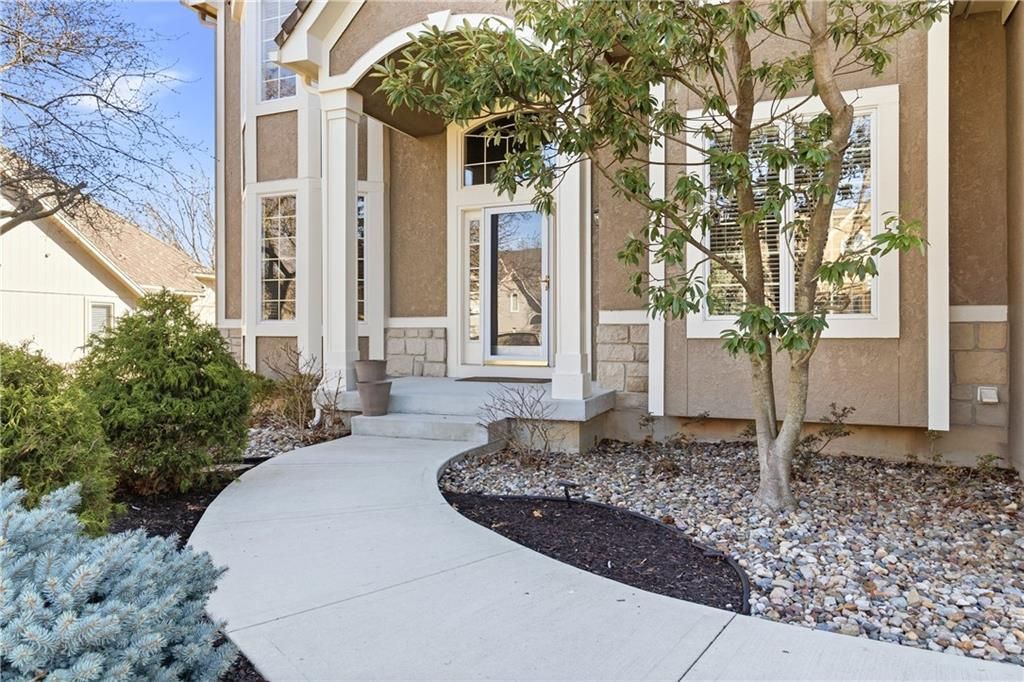 Photo of 20219 W 93rd Street, Lenexa, KS 66220 (MLS # 2607972)