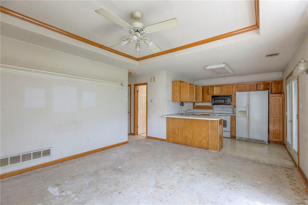 1609 N Lazy Branch Road