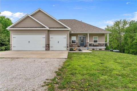 Photo of 584 SE 80th Road, Warrensburg, MO 64093 (MLS # 2616749)