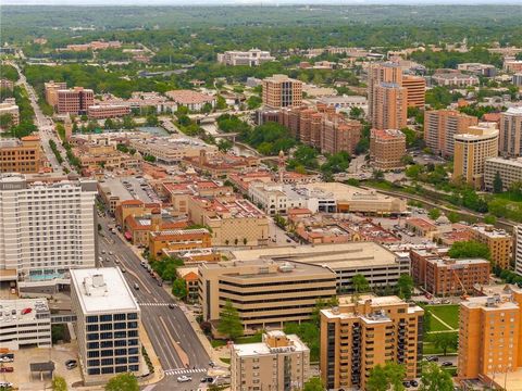 4518 Holly Street 34 Kansas City MO 64111