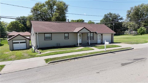 Photo of 404 6th Street S, Savannah, MO 64485 (MLS # 2632551)