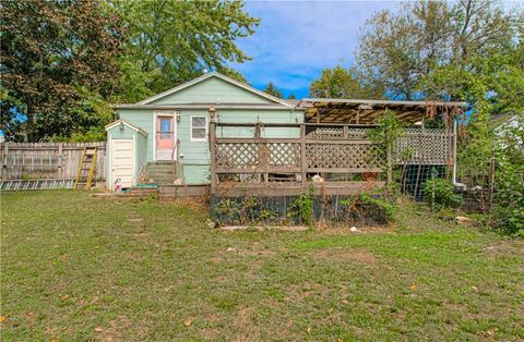 Tiny photo for 443 Choctaw Street, Liberty, MO 64068 (MLS # 2579762)