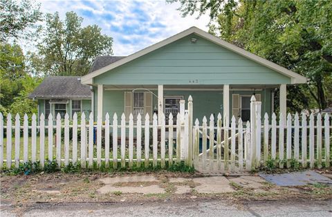 Photo of 443 Choctaw Street, Liberty, MO 64068 (MLS # 2579762)