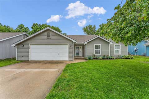 Photo of 1010 Home Circle, Lawrence, KS 66046 (MLS # 2627501)