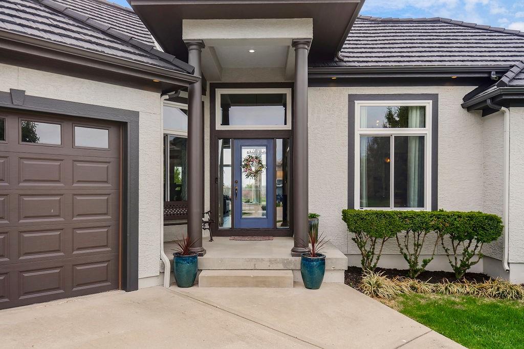 517 SE Snaffle Bit Court