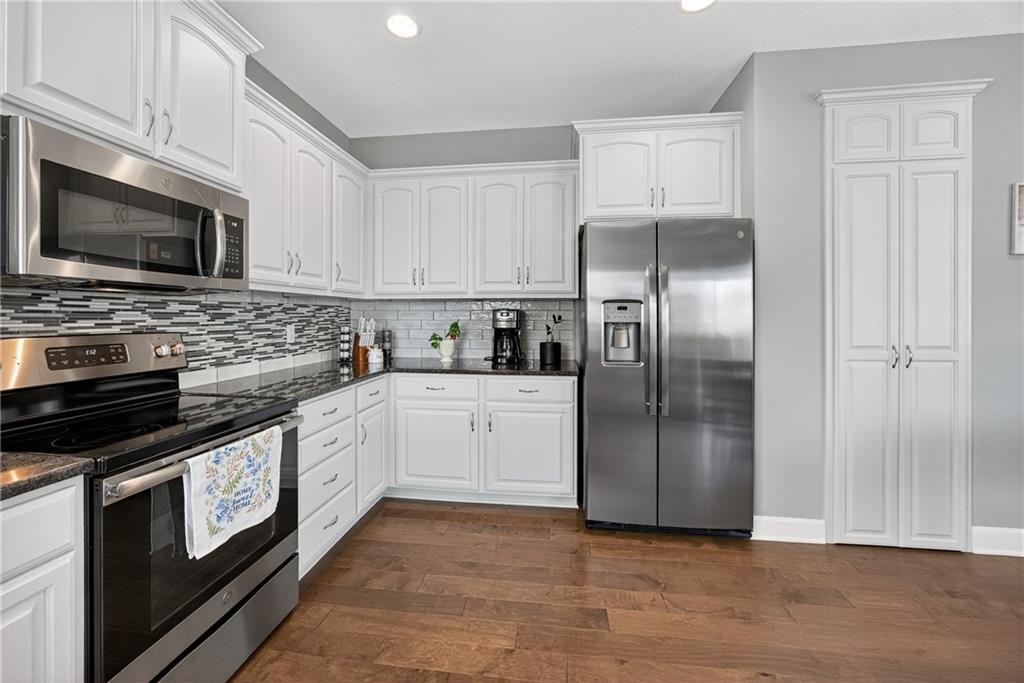 1325 N 160th Terrace