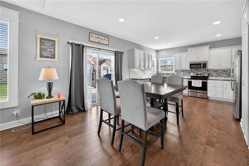 1325 N 160th Terrace