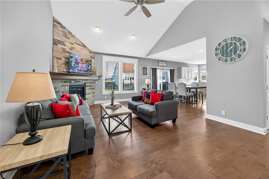 1325 N 160th Terrace