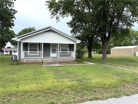 210 W Perry Street, Arma, KS 66712 - #: 2620553