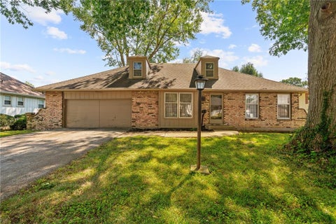 Photo of 7923 Oakland Avenue, Kansas City, KS 66112 (MLS # 2635691)