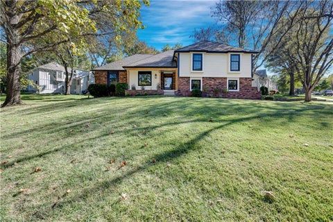 Photo of 12001 ABERDEEN Street, Leawood, KS 66209 (MLS # 2647897)