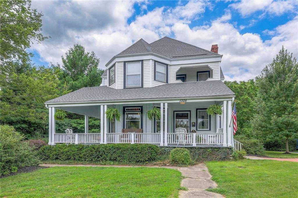 1328 Main Street