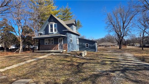 325 Monroe Street, Pomona, KS 66076 - MLS#: 2578139