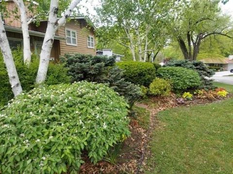 Photo of 2101 NE 62nd Street, Kansas City, MO 64118 (MLS # 2614775)