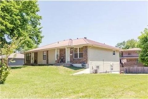 5313 Lewis Avenue Kansas City MO 64129