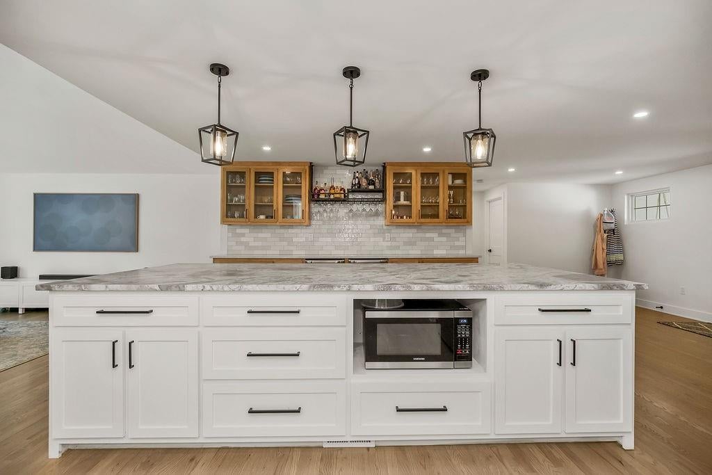 2905 W 73rd Street