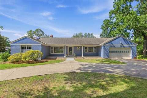 Photo of 8406 Ensley Lane, Leawood, KS 66206 (MLS # 2639644)