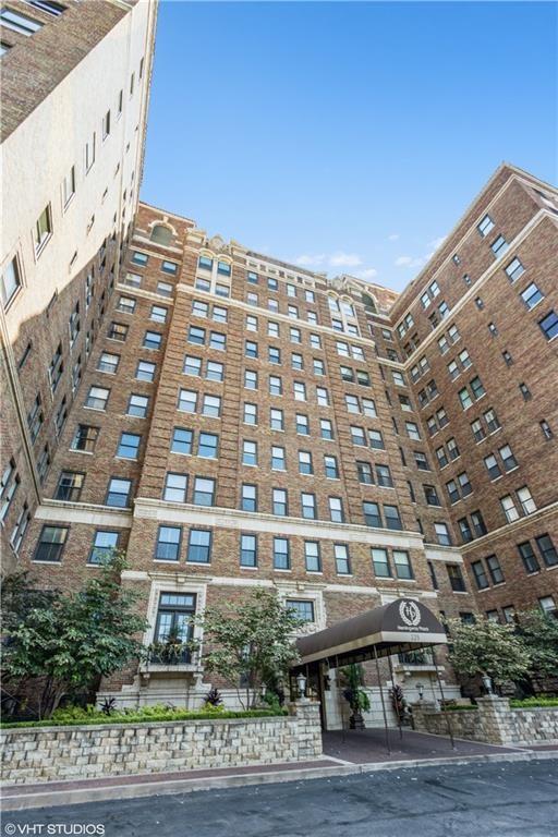 229 Ward Parkway 101B